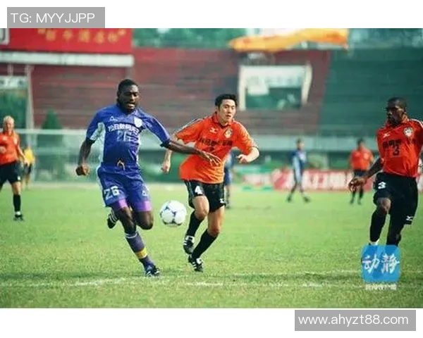 从校园到赛场体育老师逆袭成足球明星的励志故事 从校园到赛场体育老师逆袭成足球明星的励志故事